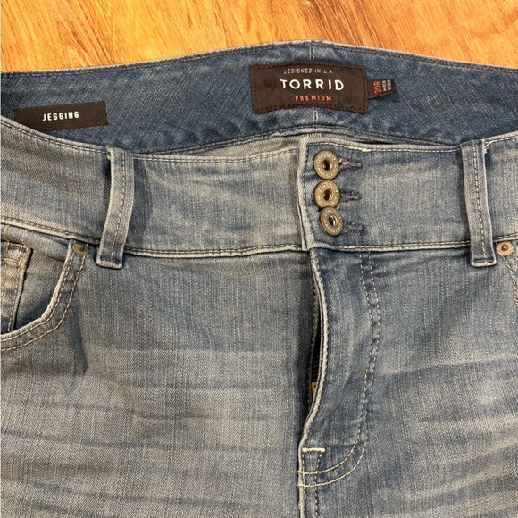 Torrid Skinny Premium High Rise Jegging Jeans - Medium Wash - Size 20 - Picture 3 of 5